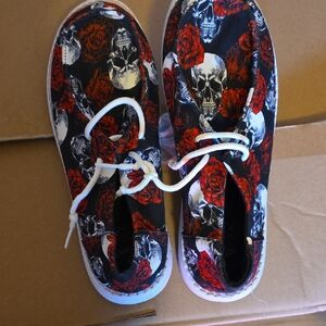 Women's Skull and Rose Sneakers - Black and Red